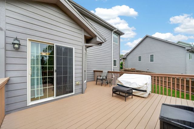 16002 Tanglewood Drive, Urbandale, IA 50323