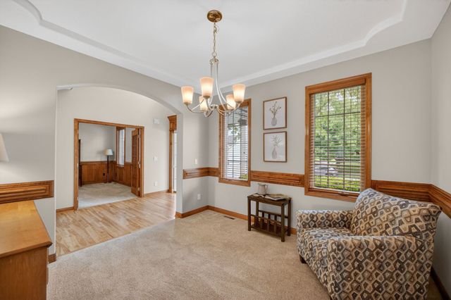 16002 Tanglewood Drive, Urbandale, IA 50323