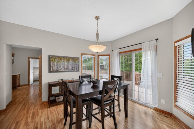 16002 Tanglewood Drive, Urbandale, IA 50323