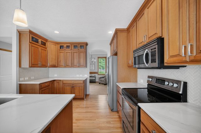 16002 Tanglewood Drive, Urbandale, IA 50323