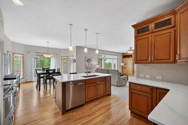 16002 Tanglewood Drive, Urbandale, IA 50323