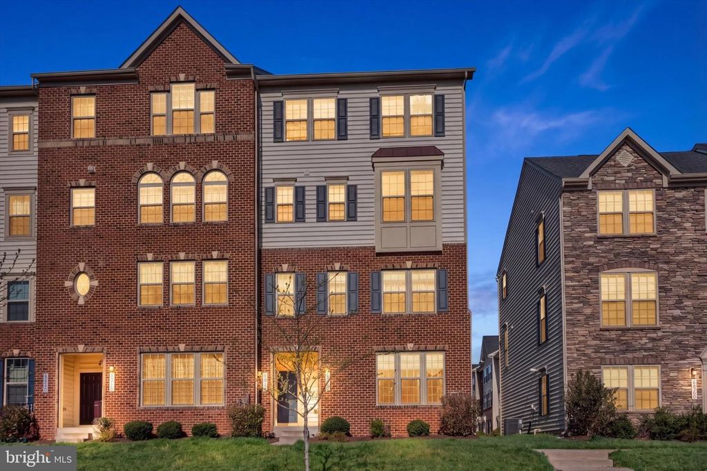 Image 1 of property listing at 6018 LEBEN DR, Frederick, MD 21703