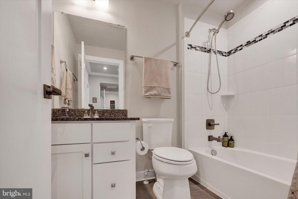 Image 15 of property listing at 6018 LEBEN DR, Frederick, MD 21703