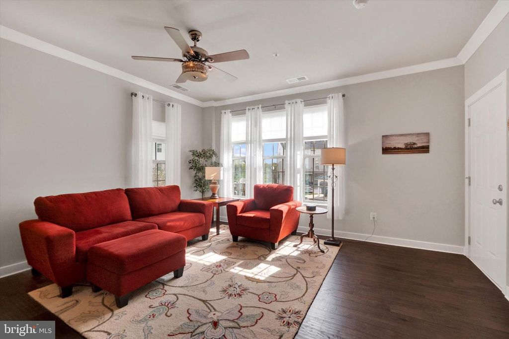 Image 20 of property listing at 6018 LEBEN DR, Frederick, MD 21703