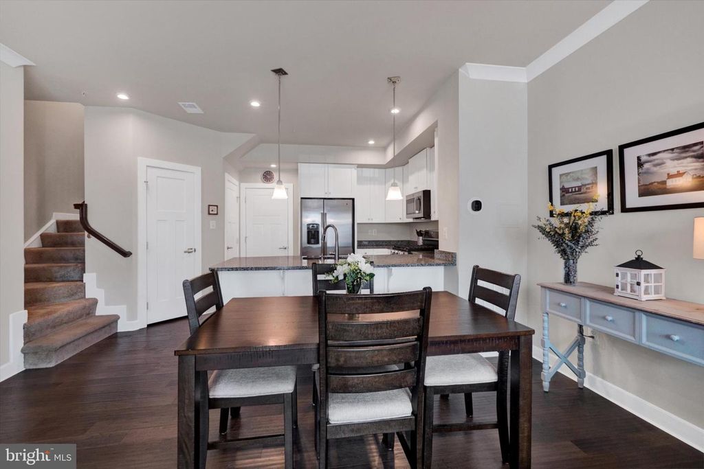 Image 22 of property listing at 6018 LEBEN DR, Frederick, MD 21703