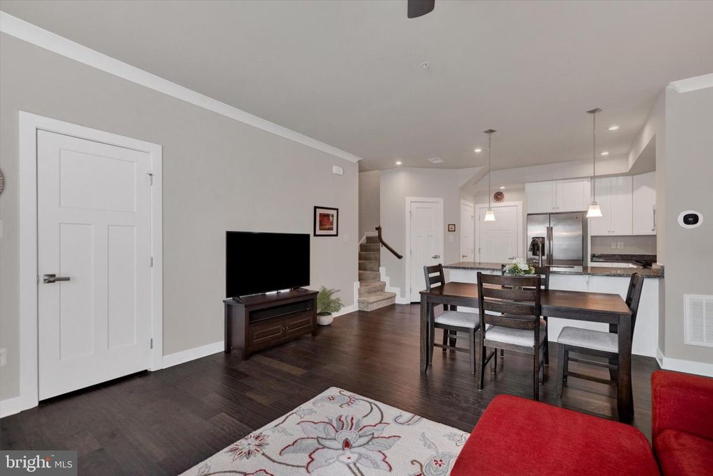 Image 24 of property listing at 6018 LEBEN DR, Frederick, MD 21703