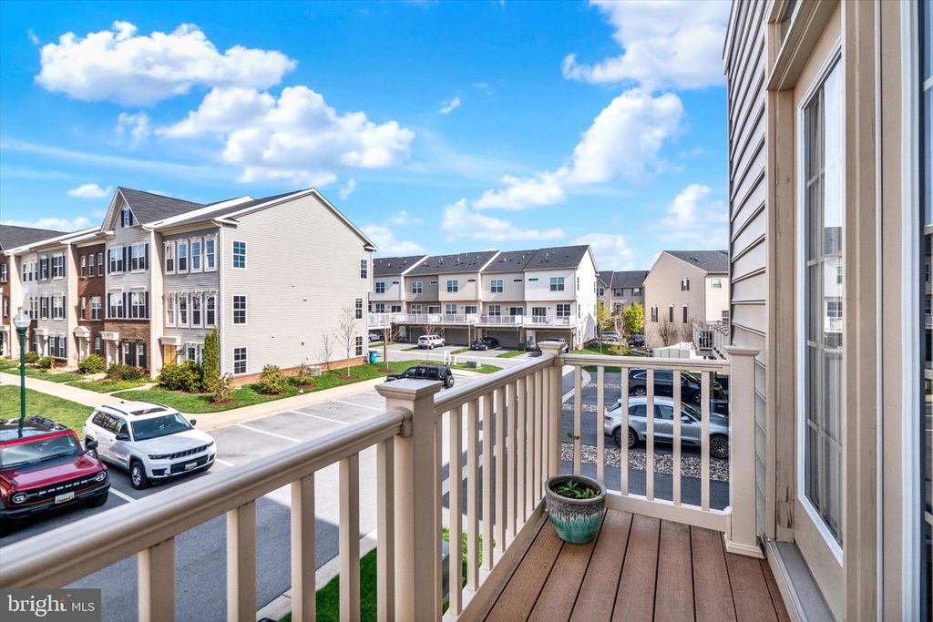 Image 27 of property listing at 6018 LEBEN DR, Frederick, MD 21703