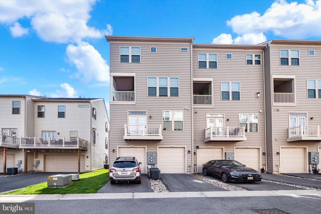 Image 28 of property listing at 6018 LEBEN DR, Frederick, MD 21703