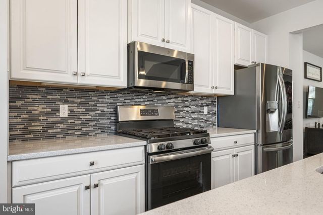 20 SHERMAN ALY, West Chester, PA 19382
