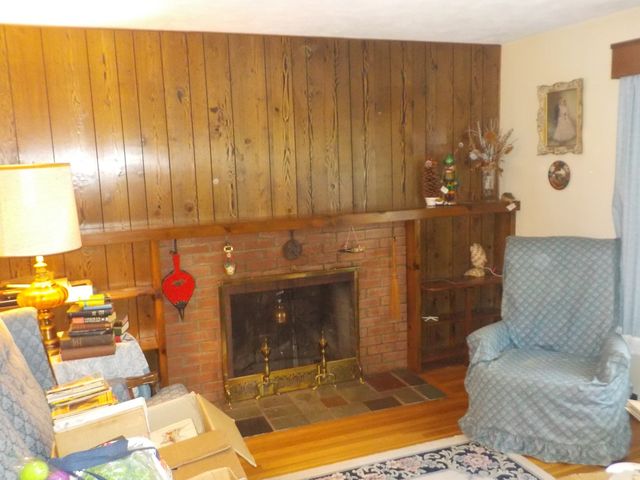 25 Valleyview, Bellingham, MA 02019
