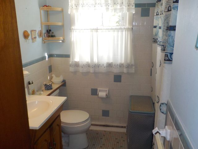25 Valleyview, Bellingham, MA 02019