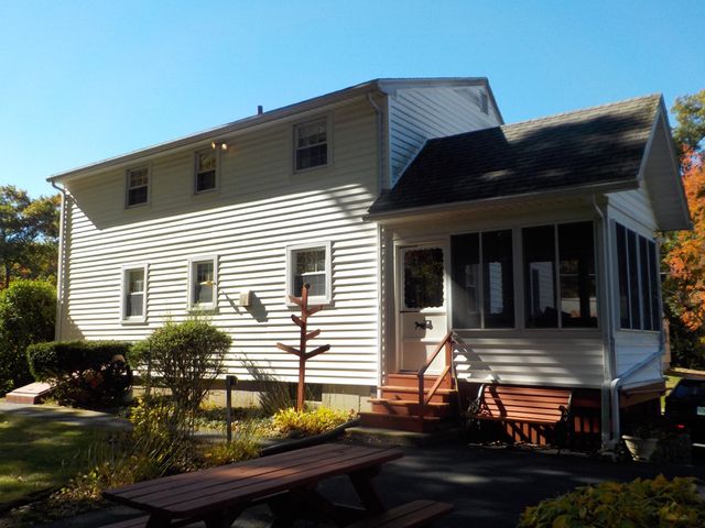 25 Valleyview, Bellingham, MA 02019