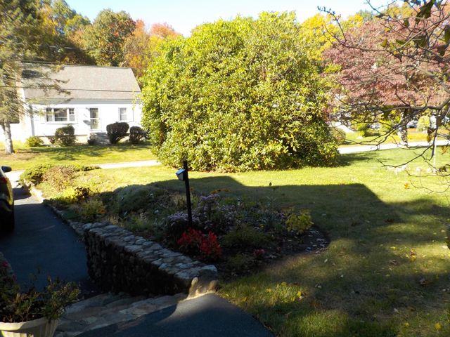 25 Valleyview, Bellingham, MA 02019