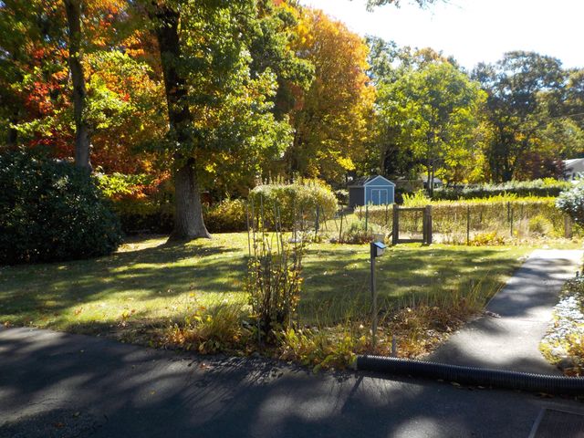25 Valleyview, Bellingham, MA 02019