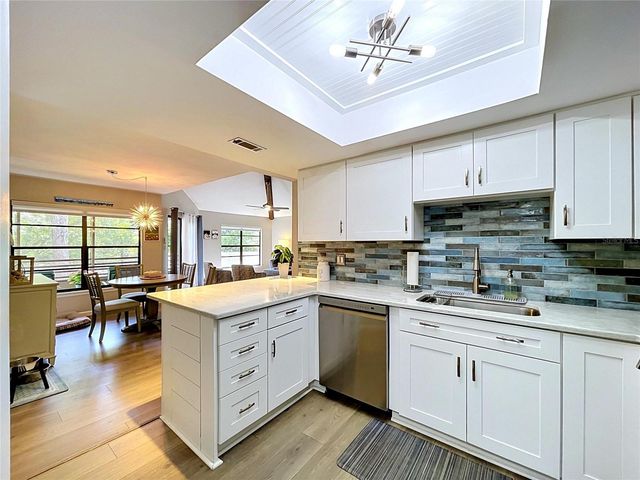 1006 LENNOX ROAD W 1006, Palm Harbor, FL 34683
