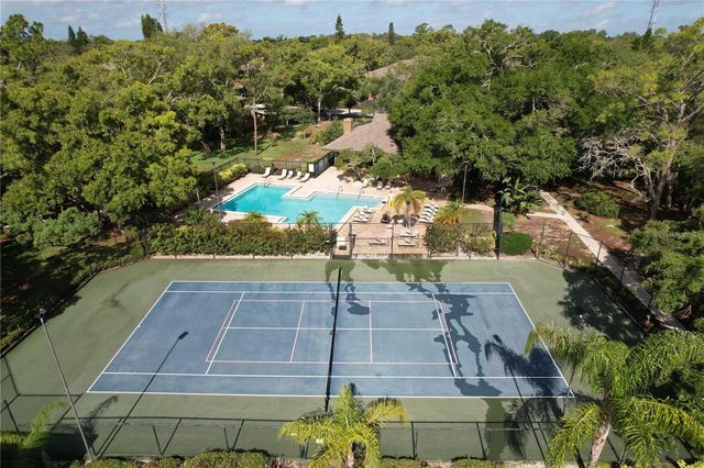 1006 LENNOX ROAD W 1006, Palm Harbor, FL 34683