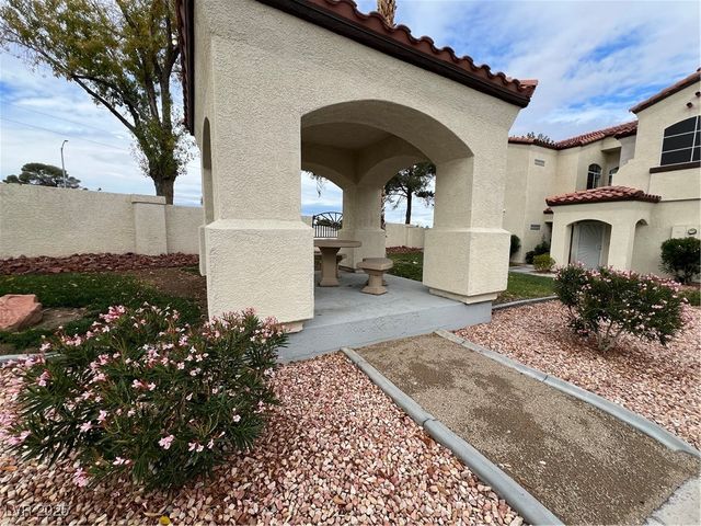 2975 Bluegrass Lane 424, Henderson, NV 89074