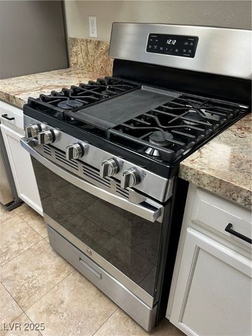 2975 Bluegrass Lane 424, Henderson, NV 89074