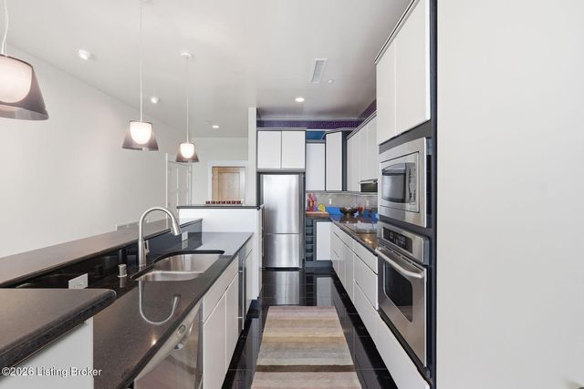 222 E Witherspoon St 703, Louisville, KY 40202