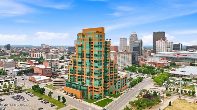 222 E Witherspoon St 703, Louisville, KY 40202