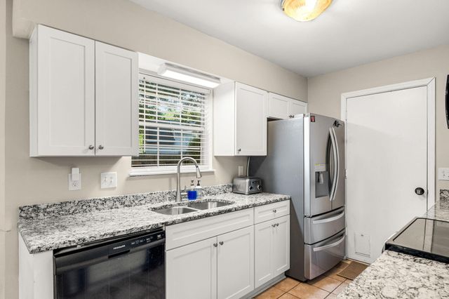 101 Timberline Trail, North Charleston, SC 29418