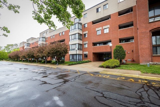 96 Old Colony Ave 234, Taunton, MA 02718