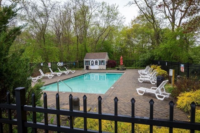 96 Old Colony Ave 234, Taunton, MA 02718