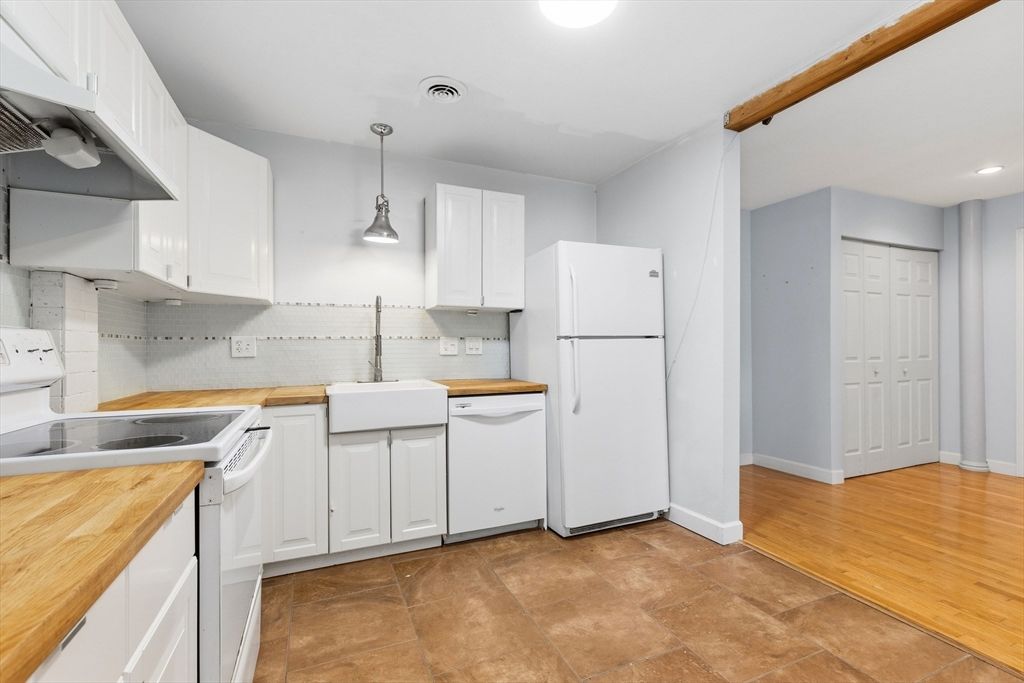 96 Old Colony Ave 234, Taunton, MA 02718