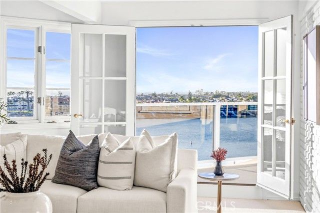 2727 Ocean Boulevard, Corona Del Mar (newport Beach), CA 92625