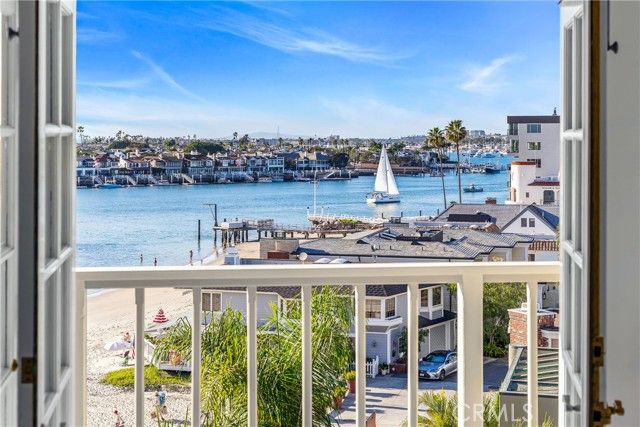 2727 Ocean Boulevard, Corona Del Mar (newport Beach), CA 92625