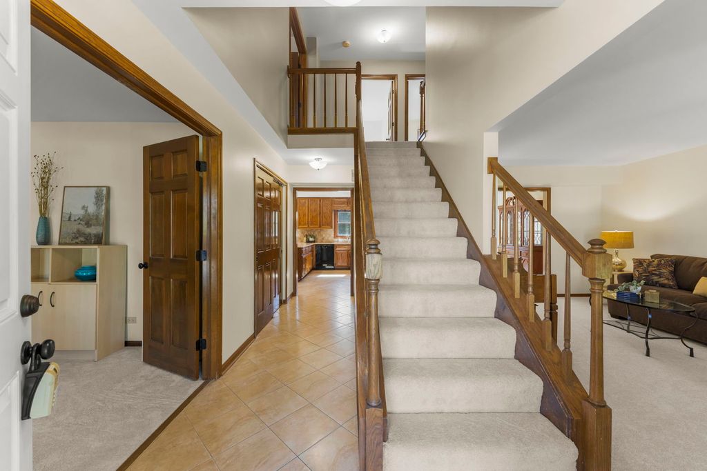 516 Bovidae Circle, Naperville, IL 60565 — photo 2