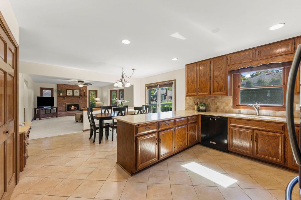 516 Bovidae Circle, Naperville, IL 60565 — photo 4