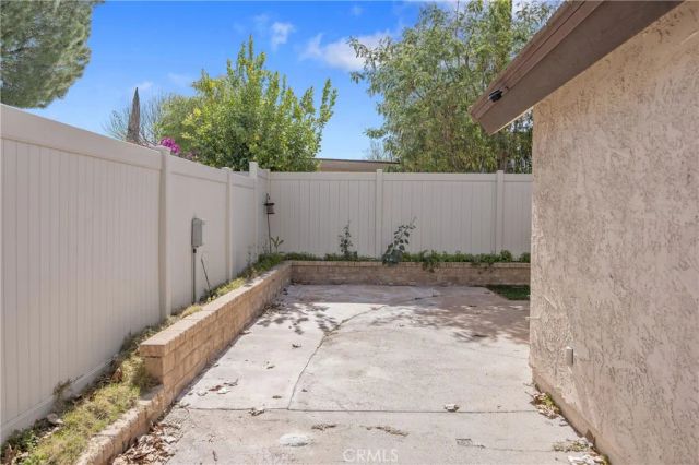 22810 Rio Chico Drive, Valencia, CA 91354