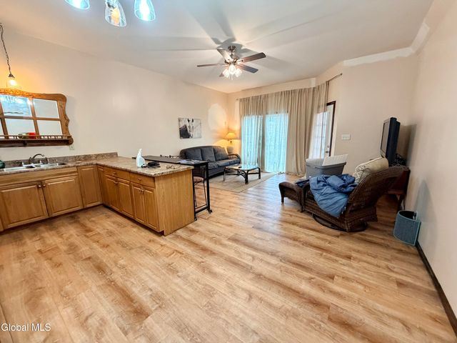 15 Henrietta Street, Amsterdam, NY 12010