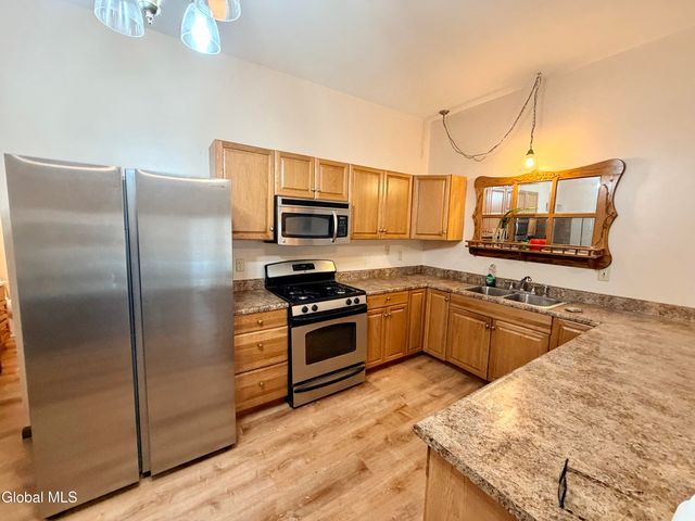 15 Henrietta Street, Amsterdam, NY 12010