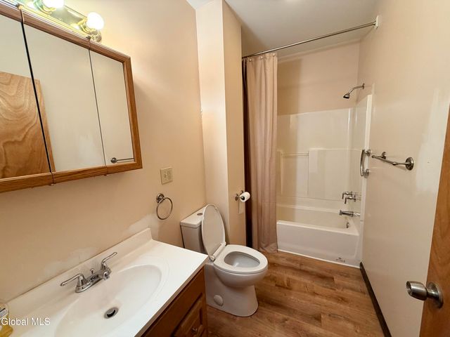 15 Henrietta Street, Amsterdam, NY 12010