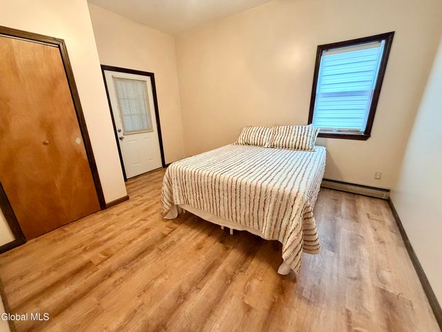 15 Henrietta Street, Amsterdam, NY 12010