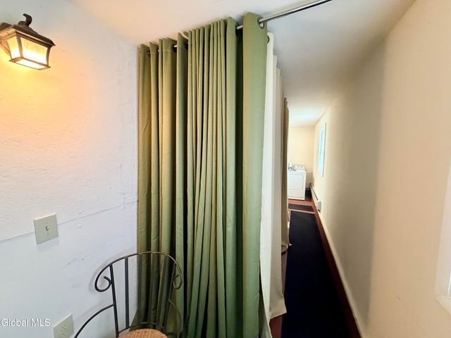 15 Henrietta Street, Amsterdam, NY 12010