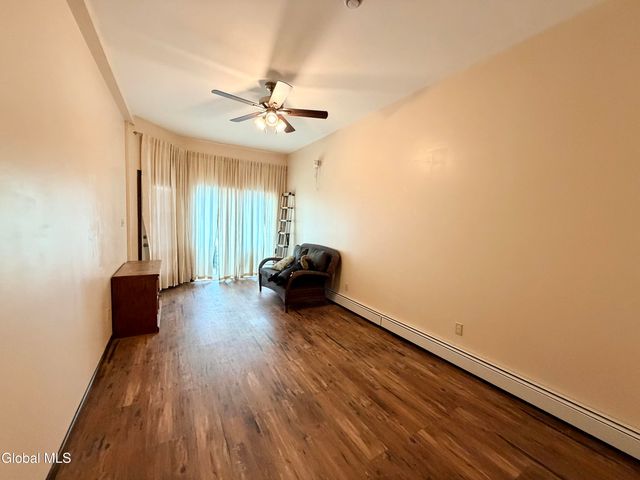 15 Henrietta Street, Amsterdam, NY 12010