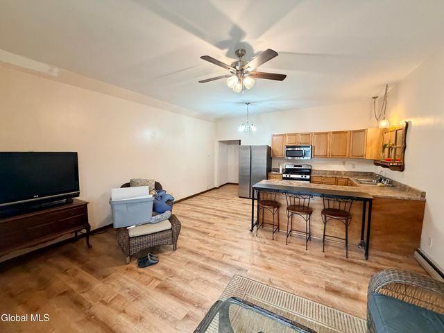 15 Henrietta Street, Amsterdam, NY 12010