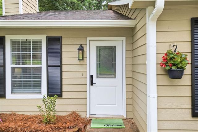333 Farm Place Court NE, Woodstock, GA 30188