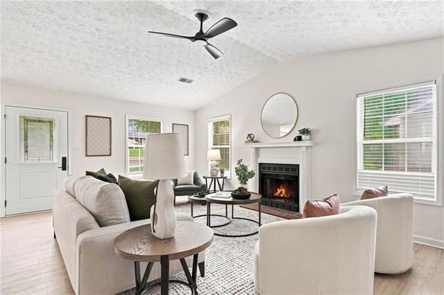 333 Farm Place Court NE, Woodstock, GA 30188