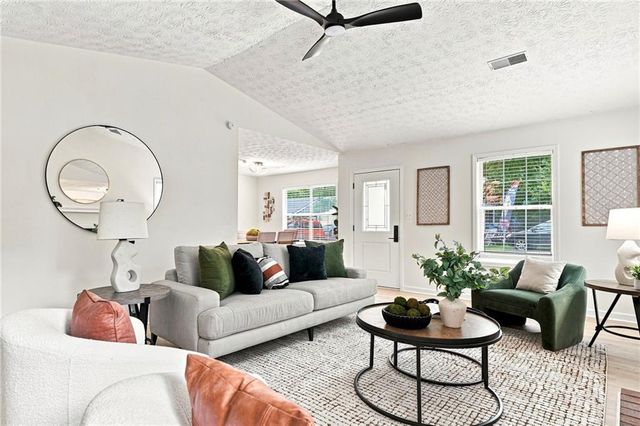 333 Farm Place Court NE, Woodstock, GA 30188