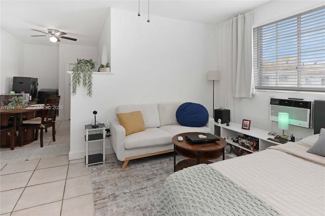1563 SW 2nd St, Miami, FL 33135