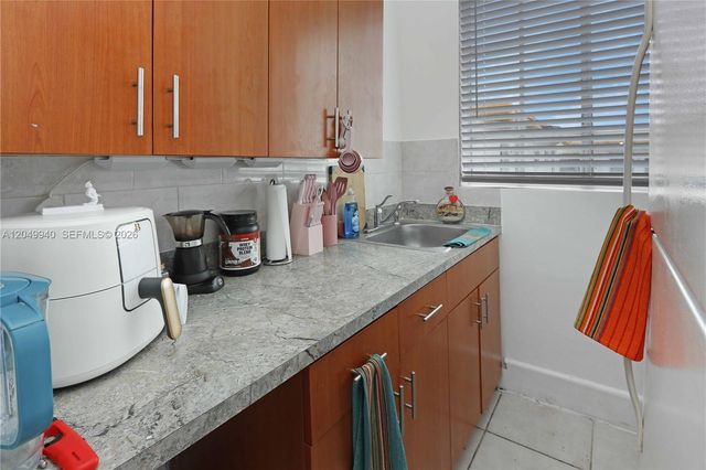 1563 SW 2nd St, Miami, FL 33135