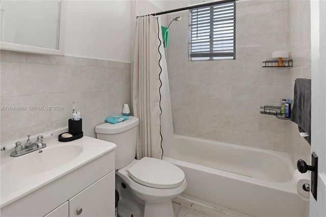 1563 SW 2nd St, Miami, FL 33135