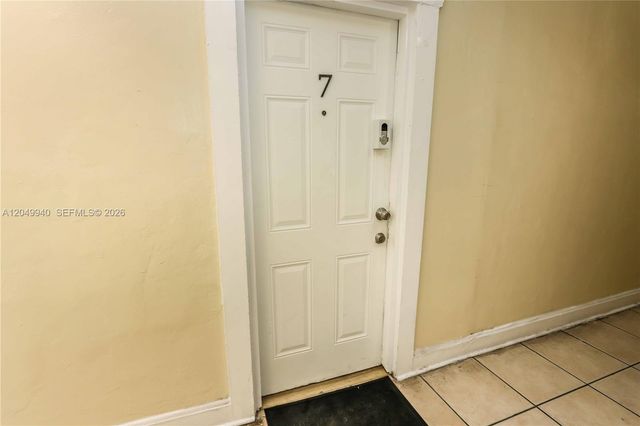 1563 SW 2nd St, Miami, FL 33135