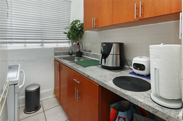 1563 SW 2nd St, Miami, FL 33135
