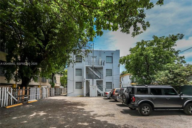 1563 SW 2nd St, Miami, FL 33135