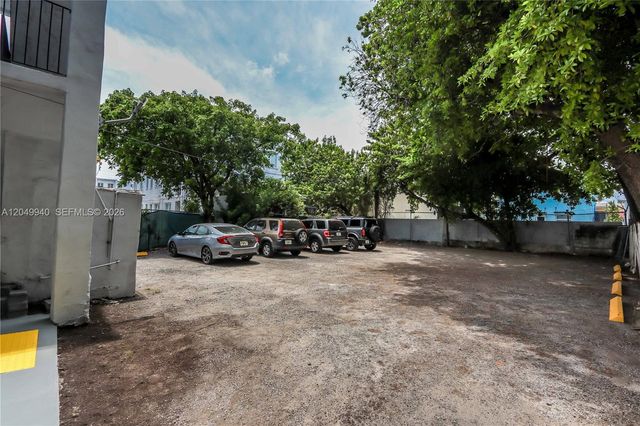 1563 SW 2nd St, Miami, FL 33135